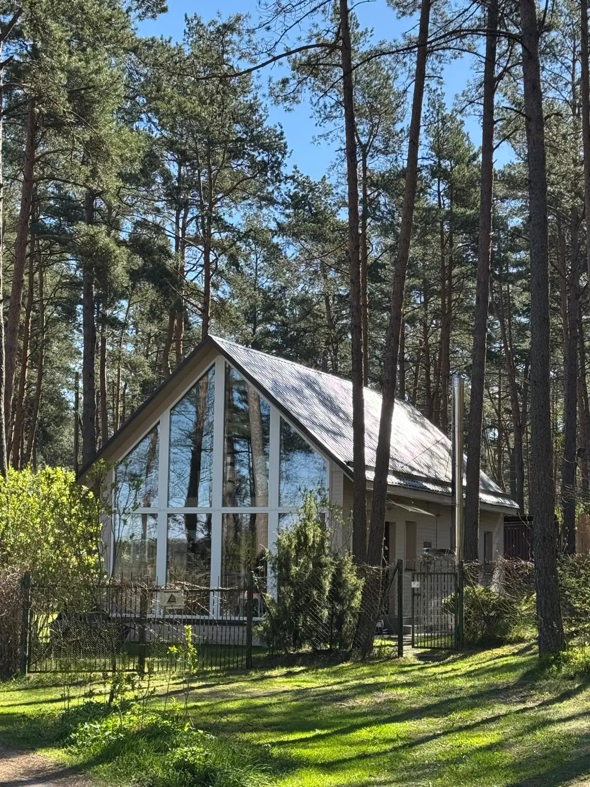 River bank vacation home
